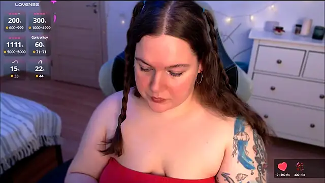 SummerTina online show from 3, 2, 2025