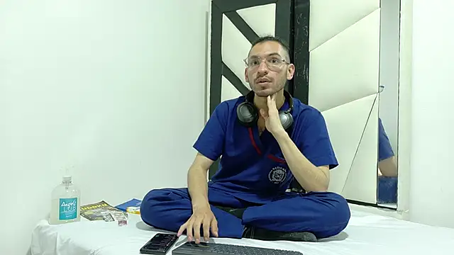 YOLK VERS online show from 14, 10, 2025