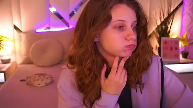 CuteeFoxy online show from 6, 3, 2026