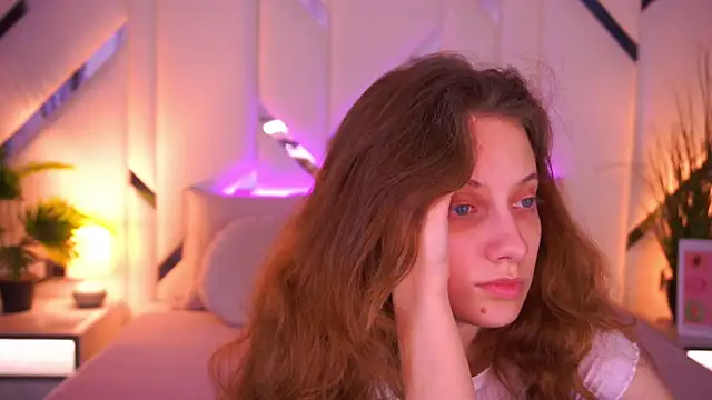 CuteeFoxy online show from 9, 3, 2026