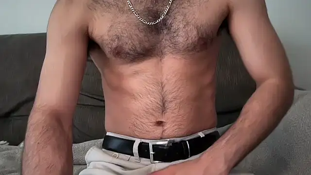 Snapshot of yournextguy chatting on 17, 6, 2026 yournextguy online show from 17, 6, 2026