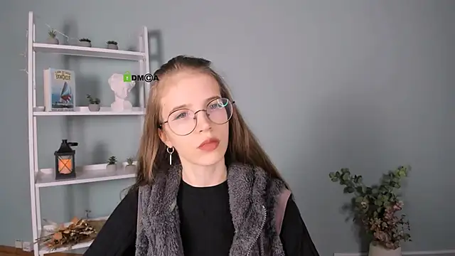 lulu fly  online show from 4, 11, 2025