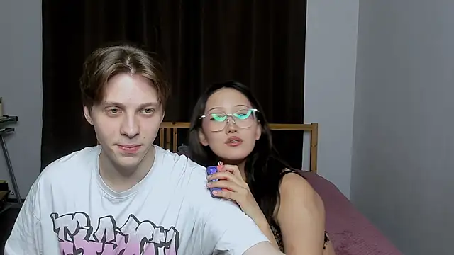 Snapshot of Blossomandbee chatting on 3, 11, 2025 Blossomandbee online show from 3, 11, 2025