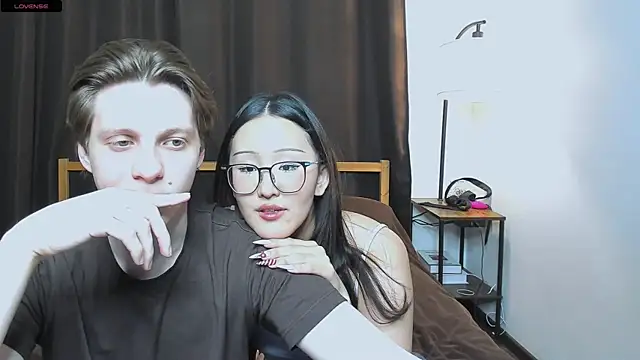 Snapshot of Blossomandbee chatting on 7, 1, 2026 Blossomandbee online show from 7, 1, 2026