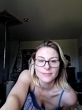 Snapshot of LanaDeluxe chatting on 11, 2, 2026 LanaDeluxe online show from 11, 2, 2026