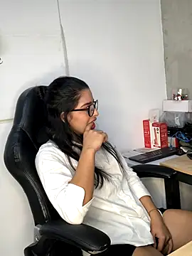 Snapshot of I_karly chatting on 2, 11, 2025 I karly online show from 2, 11, 2025