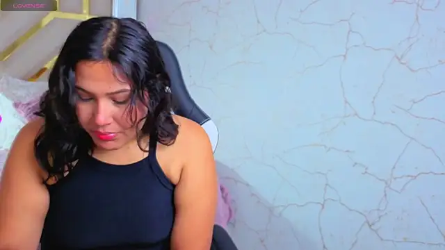 luna jonezz online show from 11, 11, 2025