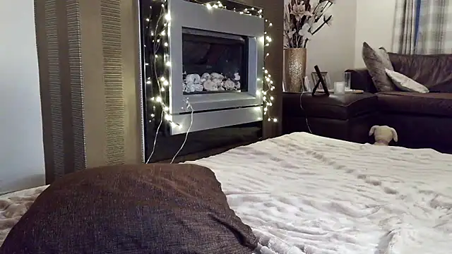 Scouse Lexi online show from 18, 4, 2026