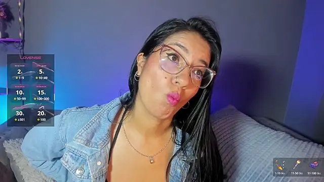 Snapshot of charlhot_ chatting on 12, 11, 2025 charlhot online show from 12, 11, 2025