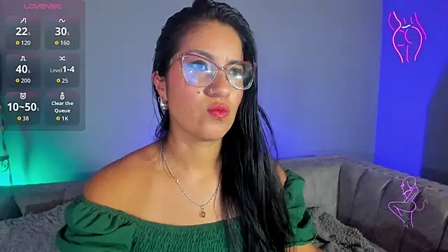 Snapshot of charlhot_ chatting on 18, 11, 2025 charlhot online show from 18, 11, 2025