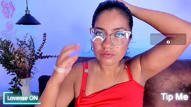 Snapshot of charlhot_ chatting on 26, 11, 2025 charlhot online show from 26, 11, 2025