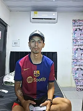 Snapshot of Luciferinthestreet chatting on 5, 11, 2025 Luciferinthestreet online show from 5, 11, 2025