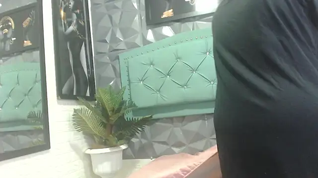 Amara  Hank online show from 26, 11, 2025