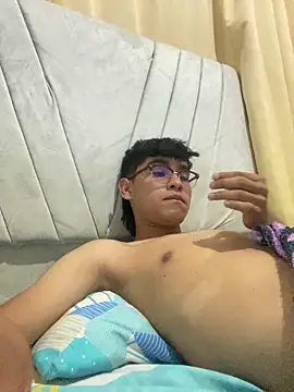 Muchachito18 online show from 15, 11, 2025