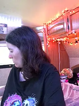 Snapshot of JT83FL chatting on 21, 10, 2025 JT83FL online show from 21, 10, 2025