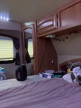 Snapshot of JT83FL chatting on 27, 10, 2025 JT83FL online show from 27, 10, 2025