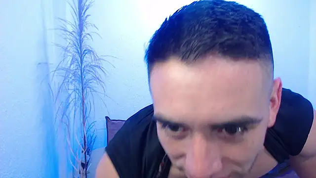 Snapshot of Ethan_Blaze chatting on 16, 10, 2025 Ethan Blaze online show from 16, 10, 2025