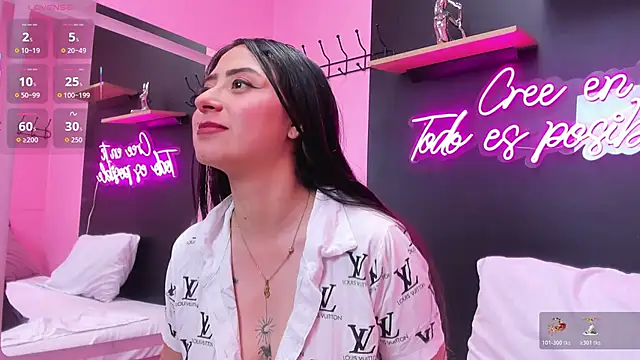 JuliethCruz  online show from 30, 10, 2025