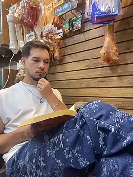 Snapshot of Leonardmoppet chatting on 12, 11, 2025 Leonardmoppet online show from 12, 11, 2025