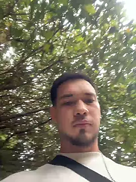 Snapshot of Leonardmoppet chatting on 18, 11, 2025 Leonardmoppet online show from 18, 11, 2025