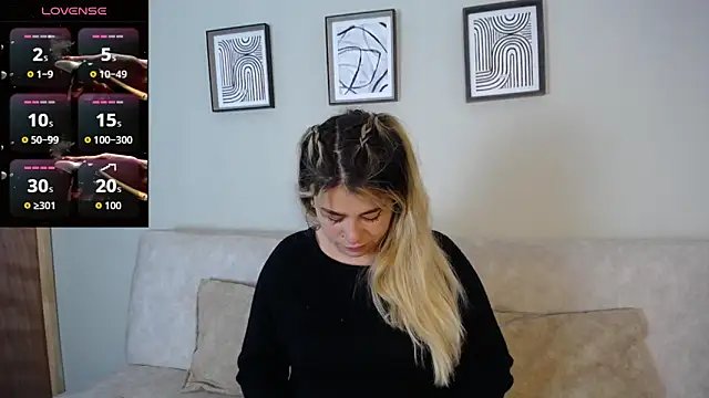 Sweet Bella Valery online show from 24, 10, 2025