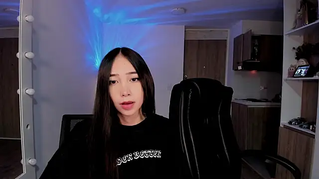 Mikeyvioleta  online show from 2, 12, 2025