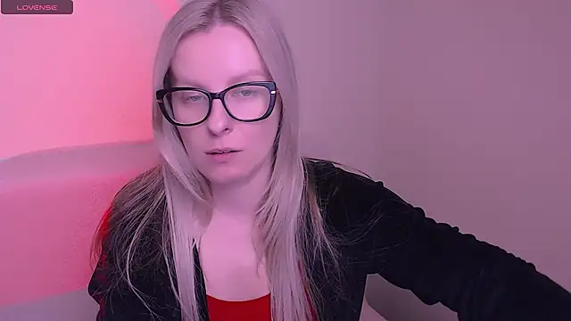 Snapshot of AllaLeomz chatting on 14, 11, 2025 AllaLeomz online show from 14, 11, 2025