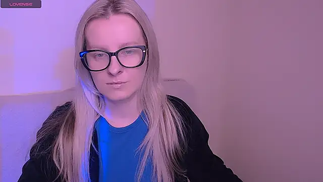 Snapshot of AllaLeomz chatting on 20, 11, 2025 AllaLeomz online show from 20, 11, 2025