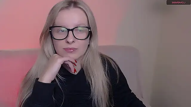 Snapshot of AllaLeomz chatting on 25, 11, 2025 AllaLeomz online show from 25, 11, 2025