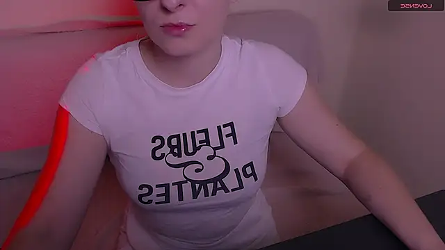 Snapshot of AllaLeomz chatting on 2, 12, 2025 AllaLeomz online show from 2, 12, 2025