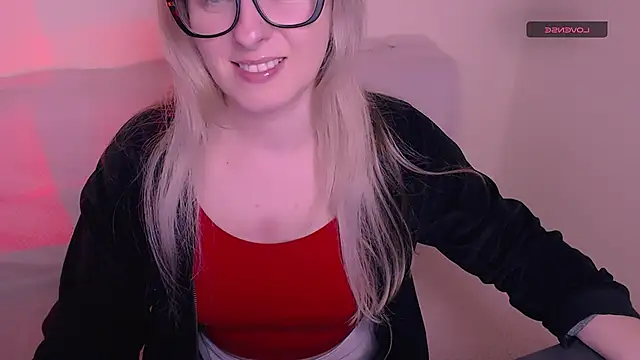 Snapshot of AllaLeomz chatting on 3, 12, 2025 AllaLeomz online show from 3, 12, 2025