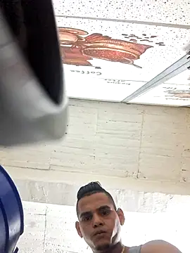 Snapshot of Daiberrubio chatting on 27, 10, 2025 Daiberrubio online show from 27, 10, 2025