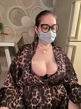 Snapshot of Curvy__Goddess chatting on 8, 5, 2026 Curvy Goddess online show from 8, 5, 2026
