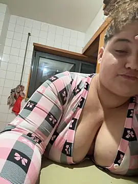 Snapshot of menina_coimbrinha chatting on 26, 10, 2025 menina coimbrinha online show from 26, 10, 2025