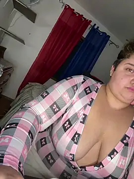 Snapshot of menina_coimbrinha chatting on 17, 12, 2025 menina coimbrinha online show from 17, 12, 2025