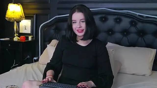 AliceLune online show from 1, 11, 2025