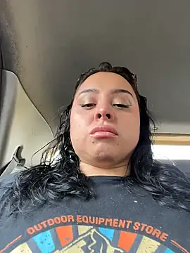 Snapshot of LizieRain chatting on 4, 11, 2025 LizieRain online show from 4, 11, 2025