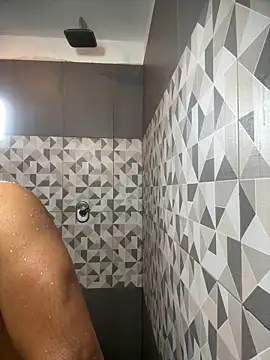 Snapshot of the_vein18 chatting on 29, 10, 2025 the vein18 online show from 29, 10, 2025