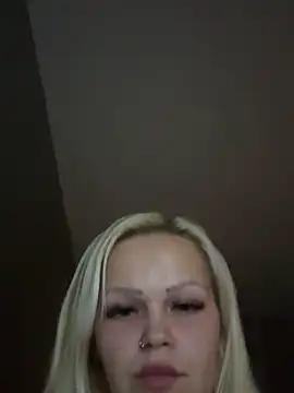 Snapshot of CherryXOX- chatting on 15, 10, 2025 CherryXOX- online show from 15, 10, 2025