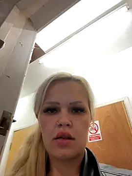 Snapshot of CherryXOX- chatting on 16, 10, 2025 CherryXOX- online show from 16, 10, 2025