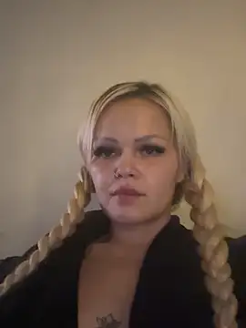 Snapshot of CherryXOX- chatting on 4, 11, 2025 CherryXOX- online show from 4, 11, 2025