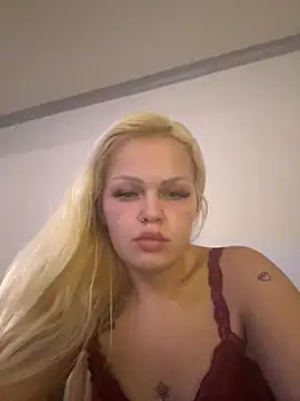 Snapshot of CherryXOX- chatting on 11, 11, 2025 CherryXOX- online show from 11, 11, 2025