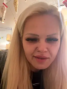 Snapshot of CherryXOX- chatting on 13, 11, 2025 CherryXOX- online show from 13, 11, 2025