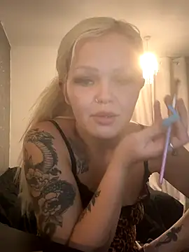 Snapshot of CherryXOX- chatting on 17, 11, 2025 CherryXOX- online show from 17, 11, 2025