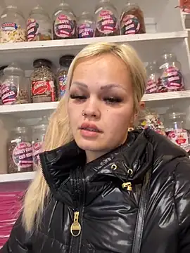 Snapshot of CherryXOX- chatting on 20, 11, 2025 CherryXOX- online show from 20, 11, 2025