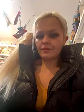 Snapshot of CherryXOX- chatting on 22, 11, 2025 CherryXOX- online show from 22, 11, 2025