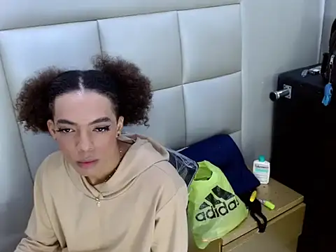 Snapshot of WinnyBarness chatting on 31, 10, 2025 WinnyBarness online show from 31, 10, 2025