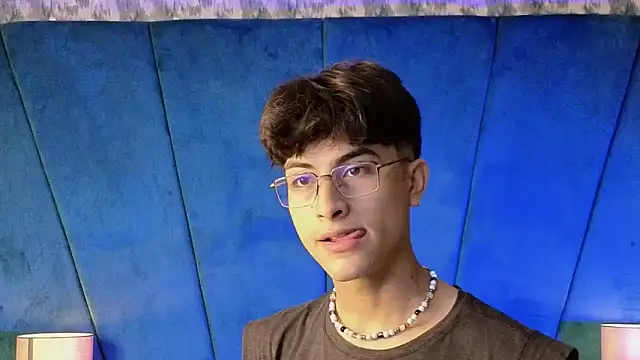 Aaron Eze online show from 27, 11, 2025