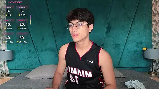 Aaron Eze online show from 4, 2, 2026