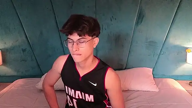 Aaron Eze online show from 12, 2, 2026